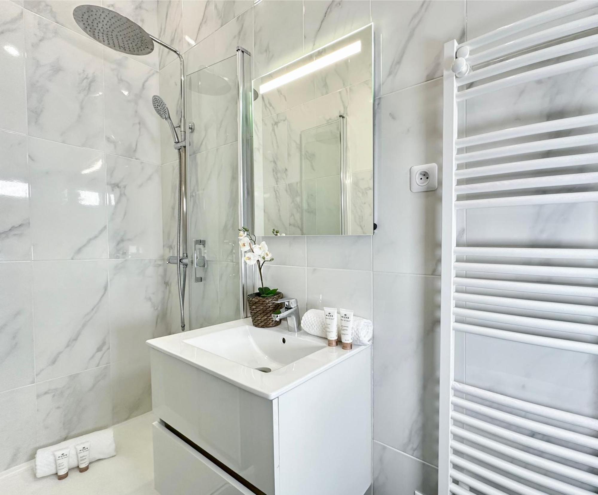 Апартаменты Spacious Studio In Saint-Germain-Des-Pres Париж Экстерьер фото